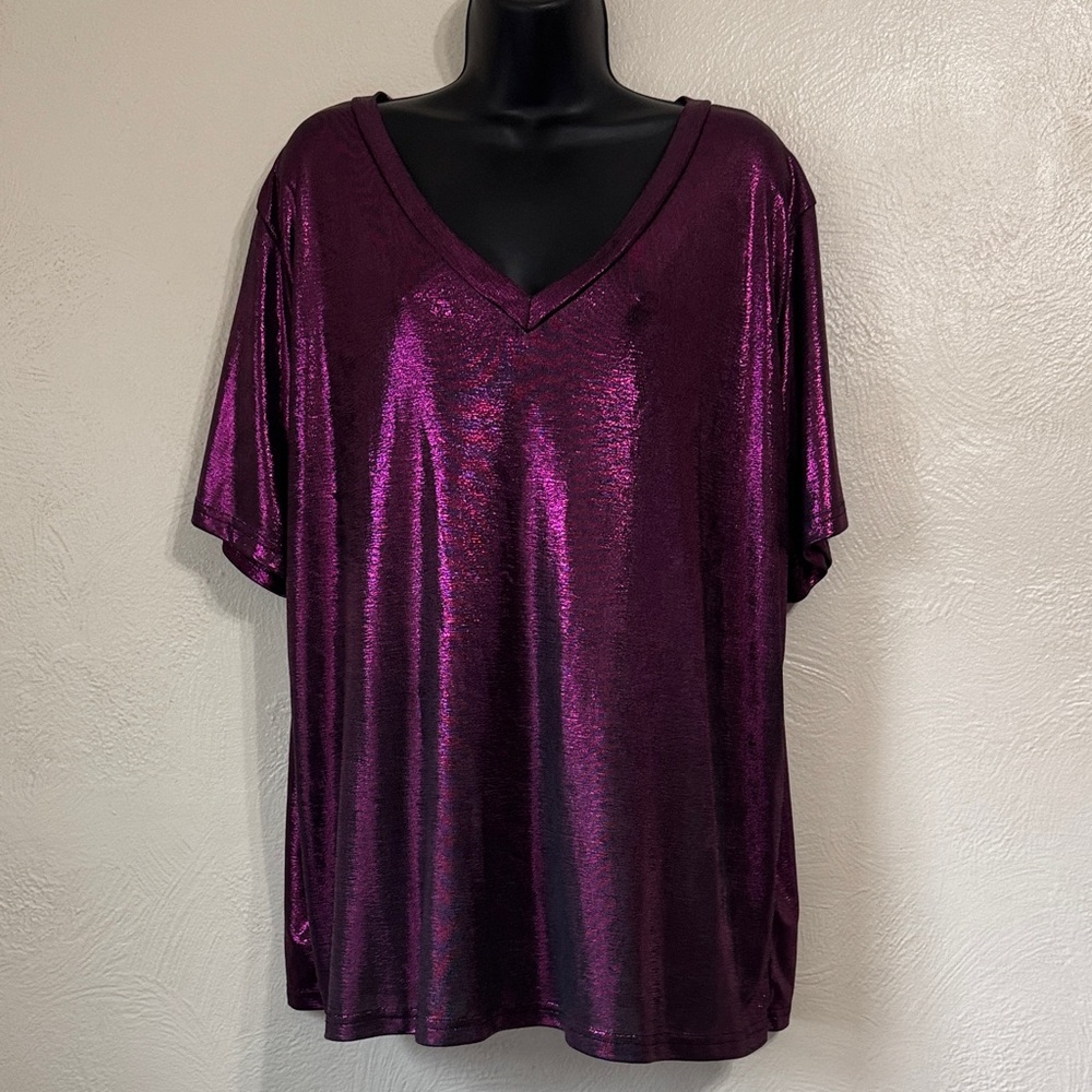 Glamorous V-Neck Metallic Tee in Purple 0083